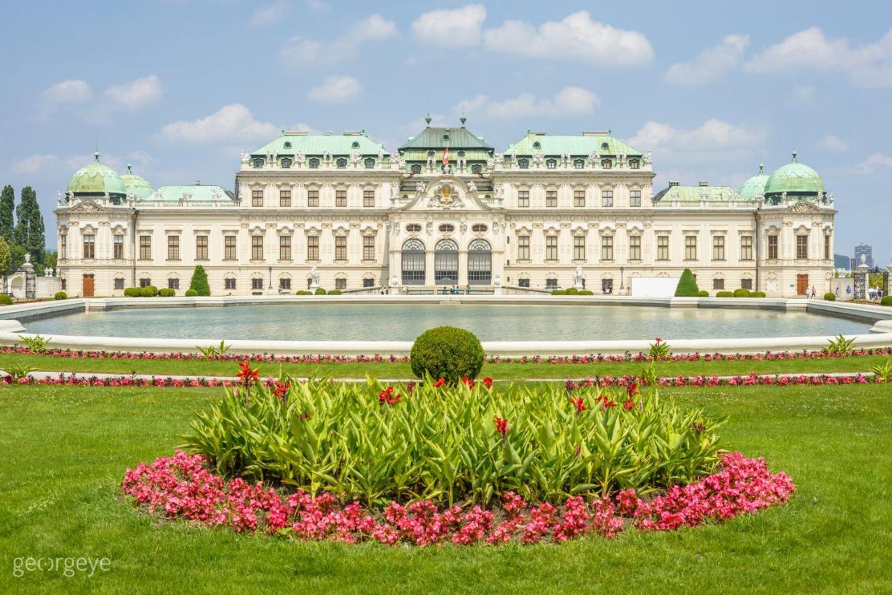 Luxury Suites Liechtenstein Вена Экстерьер фото